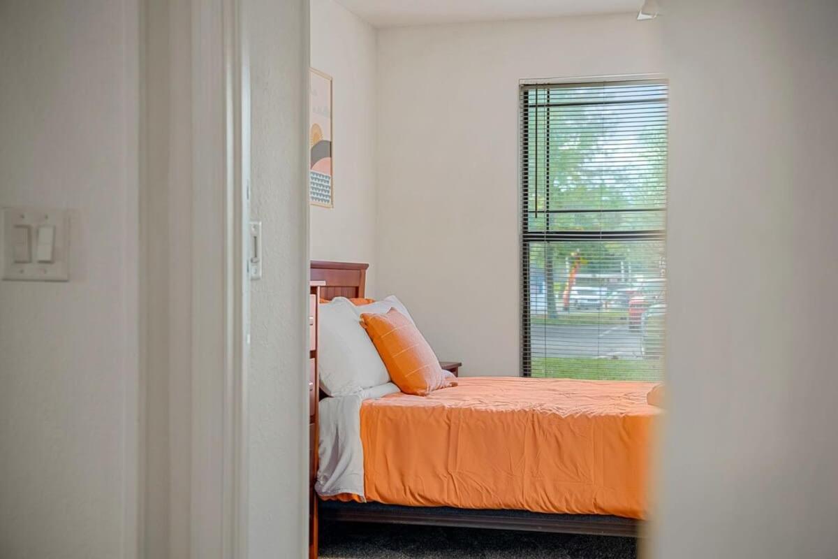 Budget Friendly Sleeps 8 Discounts Available タンパ エクステリア 写真