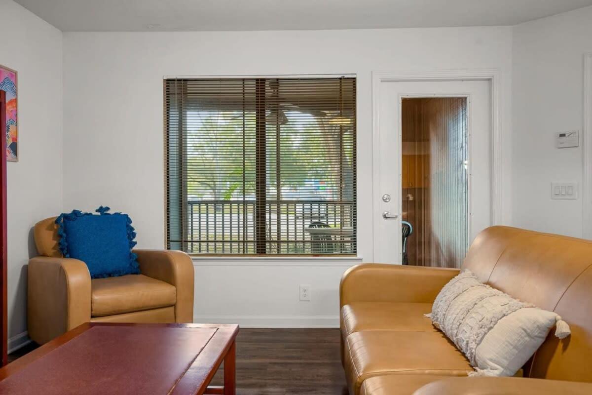 Budget Friendly Sleeps 8 Discounts Available タンパ エクステリア 写真
