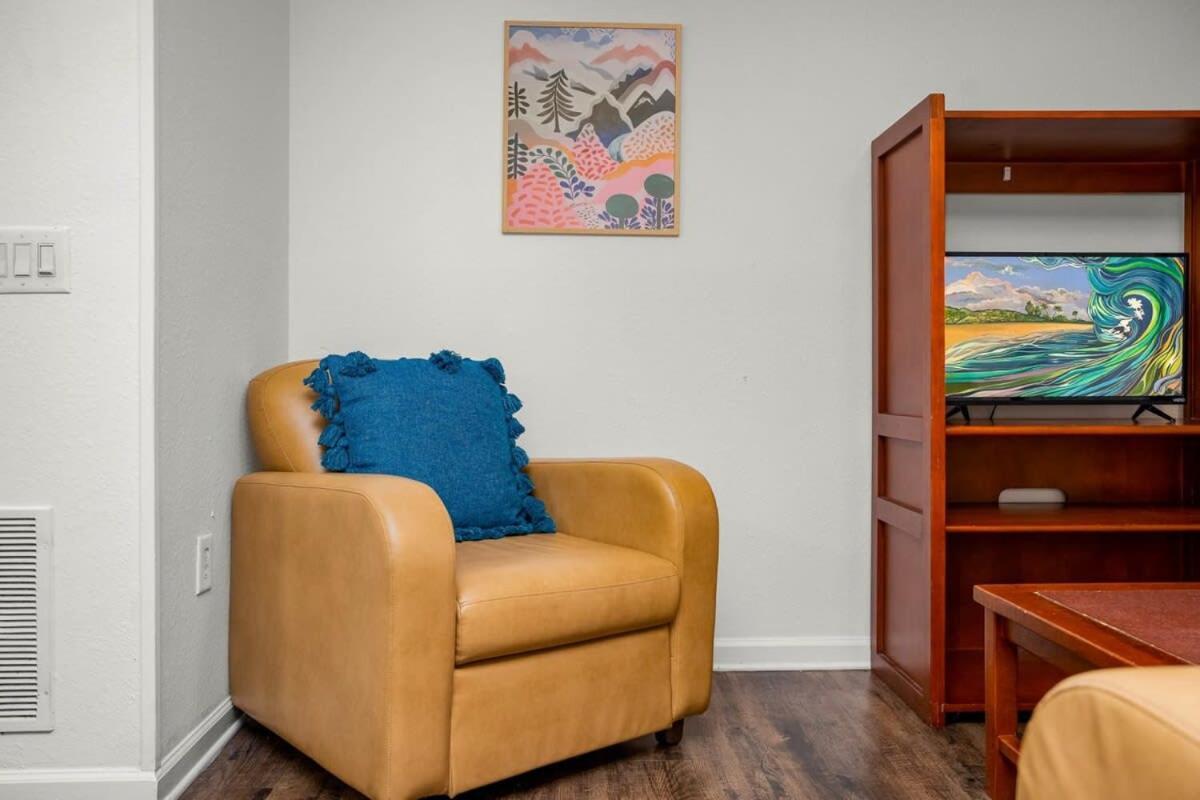 Budget Friendly Sleeps 8 Discounts Available タンパ エクステリア 写真