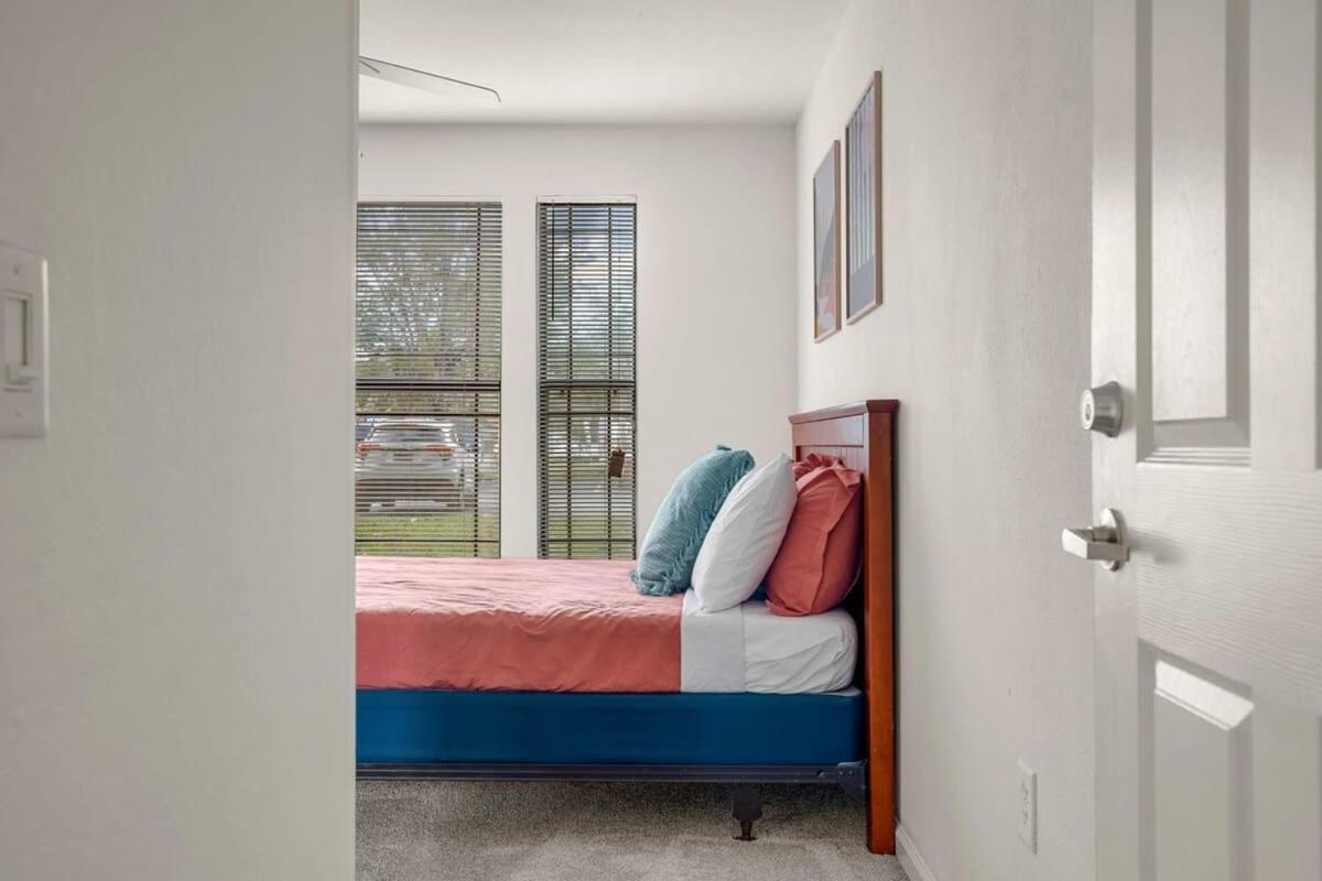 Budget Friendly Sleeps 8 Discounts Available タンパ エクステリア 写真